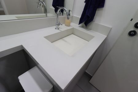 Apartamento à venda com 64m², 2 quartos e 1 vagaBanheiro Social