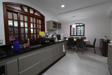 Casa à venda com 250m², 3 quartos e 3 vagasCozinha