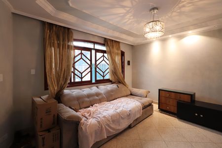 Casa à venda com 250m², 3 quartos e 3 vagasSala