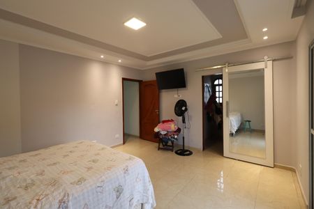 Casa à venda com 250m², 3 quartos e 3 vagasSuíte