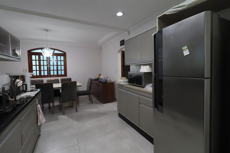 Casa à venda com 250m², 3 quartos e 3 vagasCozinha