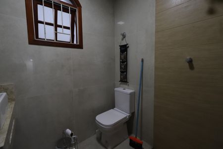 Casa à venda com 250m², 3 quartos e 3 vagasBanheiro 2