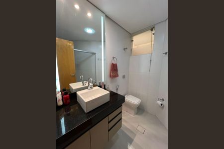Apartamento à venda com 55m², 2 quartos e 1 vaga Apartamento à venda com 55m², 2 quartos e 1 vagaBanheiro