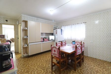 Casa à venda com 180m², 3 quartos e 2 vagasCozinha