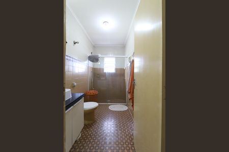 Casa à venda com 180m², 3 quartos e 2 vagasBanheiro 1