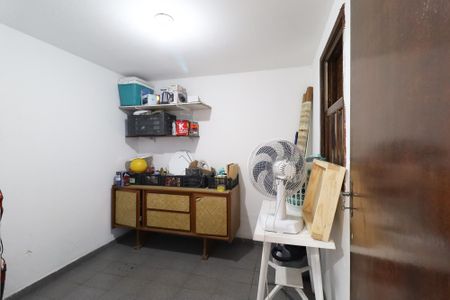 Casa à venda com 180m², 3 quartos e 2 vagasQuarto de serviço