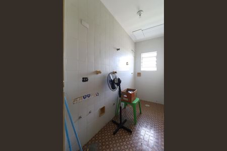 Casa à venda com 180m², 3 quartos e 2 vagasBanheiro 2