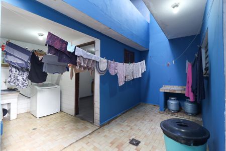 Casa à venda com 180m², 3 quartos e 2 vagasÁrea de serviço