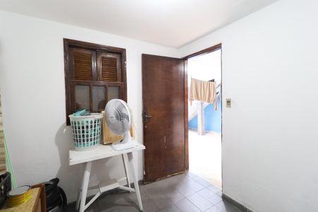 Casa à venda com 180m², 3 quartos e 2 vagasQuarto de serviço