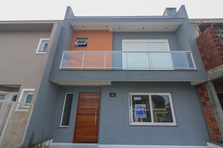 Casa de condomínio à venda com 142m², 3 quartos e 2 vagas Casa de condomínio à venda com 142m², 3 quartos e 2 vagasFachada