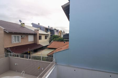 Casa de condomínio à venda com 142m², 3 quartos e 2 vagas Casa de condomínio à venda com 142m², 3 quartos e 2 vagasVista da Suíte 3