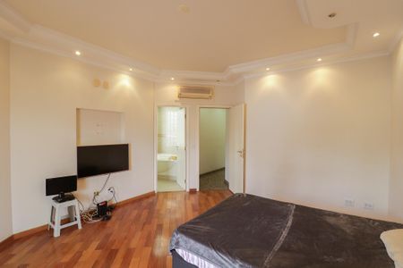 Casa à venda com 900m², 4 quartos e 12 vagas Casa à venda com 900m², 4 quartos e 12 vagasSuíte 3
