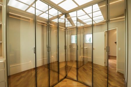 Casa à venda com 900m², 4 quartos e 12 vagas Casa à venda com 900m², 4 quartos e 12 vagasSuíte 3