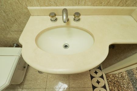 Casa à venda com 900m², 4 quartos e 12 vagas Casa à venda com 900m², 4 quartos e 12 vagasBanheiro da Suíte 4