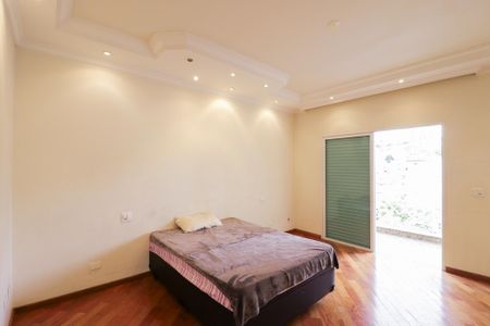 Casa à venda com 900m², 4 quartos e 12 vagas Casa à venda com 900m², 4 quartos e 12 vagasSuíte 3