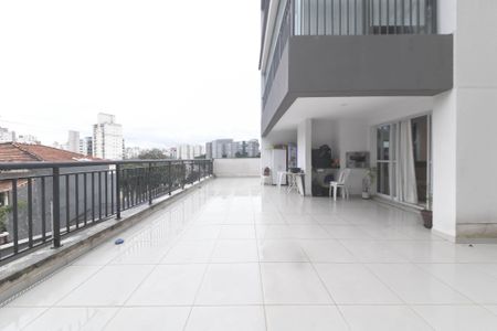 Apartamento à venda com 160m², 3 quartos e 2 vagas Apartamento à venda com 160m², 3 quartos e 2 vagasVaranda - Quintal