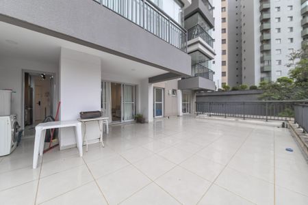 Apartamento à venda com 160m², 3 quartos e 2 vagas Apartamento à venda com 160m², 3 quartos e 2 vagasVaranda - Quintal
