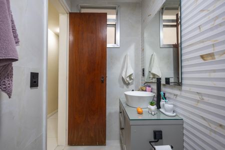 Apartamento à venda com 130m², 3 quartos e 2 vagas Apartamento à venda com 130m², 3 quartos e 2 vagasBanheiro Social