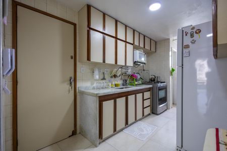 Apartamento à venda com 130m², 3 quartos e 2 vagas Apartamento à venda com 130m², 3 quartos e 2 vagasCozinha