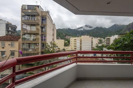 Apartamento à venda com 130m², 3 quartos e 2 vagas Apartamento à venda com 130m², 3 quartos e 2 vagasSacada Suíte