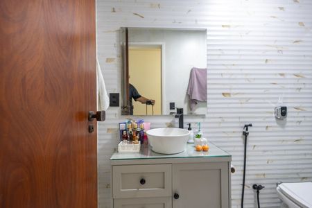 Apartamento à venda com 130m², 3 quartos e 2 vagas Apartamento à venda com 130m², 3 quartos e 2 vagasBanheiro Social