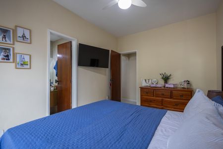 Apartamento à venda com 130m², 3 quartos e 2 vagas Apartamento à venda com 130m², 3 quartos e 2 vagasSuíte