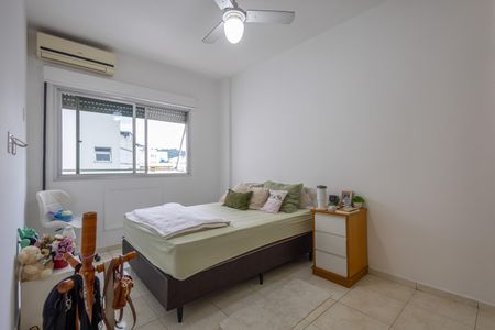 Apartamento à venda com 130m², 3 quartos e 2 vagas Apartamento à venda com 130m², 3 quartos e 2 vagasQuarto 2