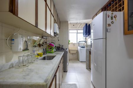 Apartamento à venda com 130m², 3 quartos e 2 vagas Apartamento à venda com 130m², 3 quartos e 2 vagasCozinha