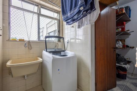 Apartamento à venda com 130m², 3 quartos e 2 vagas Apartamento à venda com 130m², 3 quartos e 2 vagasÁrea de Serviço