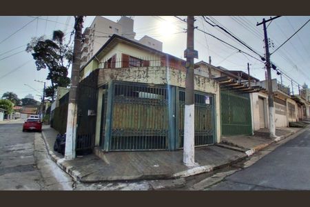 Casa à venda com 120m², 2 quartos e 2 vagas Casa à venda com 120m², 2 quartos e 2 vagasFachada