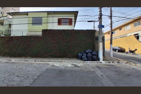 Casa à venda com 120m², 2 quartos e 2 vagas Casa à venda com 120m², 2 quartos e 2 vagasFachada