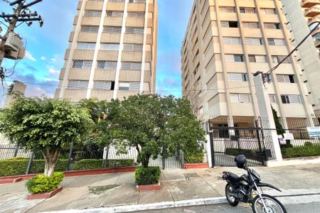 Apartamento à venda com 48m², 1 quarto e 1 vaga Apartamento à venda com 48m², 1 quarto e 1 vagaFachada