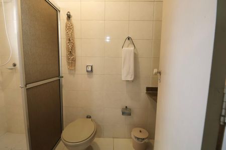 Apartamento para alugar com 70m², 2 quartos e 1 vaga Apartamento para alugar com 70m², 2 quartos e 1 vagaBanheiro Suíte