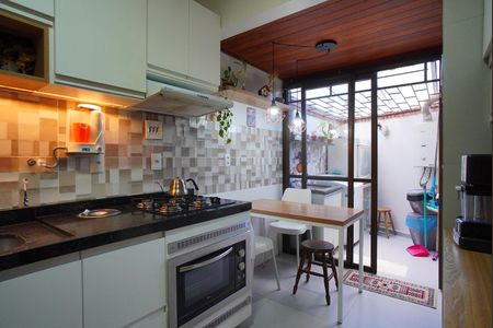 Casa à venda com 95m², 3 quartos e 2 vagasCozinha