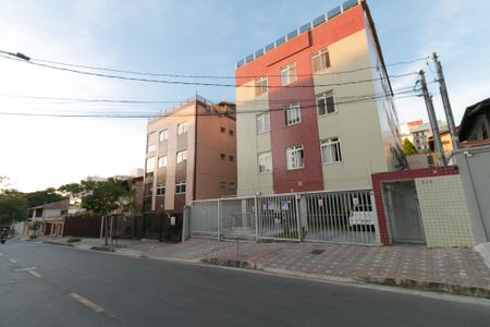 Apartamento para alugar com 65m², 2 quartos e 1 vagaFachada e Placa