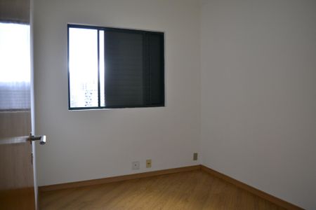 Apartamento à venda com 80m², 3 quartos e 2 vagasQuarto 2