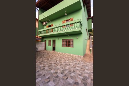 Casa à venda com 359m², 3 quartos e 5 vagas Casa à venda com 359m², 3 quartos e 5 vagasÁrea Externa