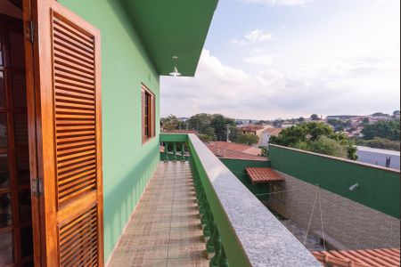 Casa à venda com 359m², 3 quartos e 5 vagas Casa à venda com 359m², 3 quartos e 5 vagasVista do Quarto 2