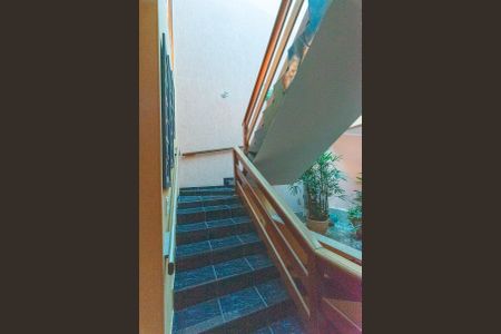 Casa à venda com 359m², 3 quartos e 5 vagas Casa à venda com 359m², 3 quartos e 5 vagasEscadas para os Quartos