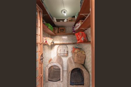 Casa à venda com 359m², 3 quartos e 5 vagas Casa à venda com 359m², 3 quartos e 5 vagasDespensa