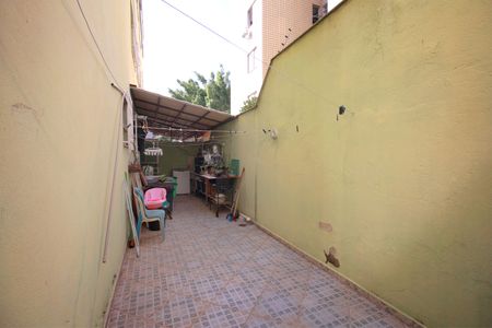 Apartamento à venda com 105m², 2 quartos e 1 vagaVaranda