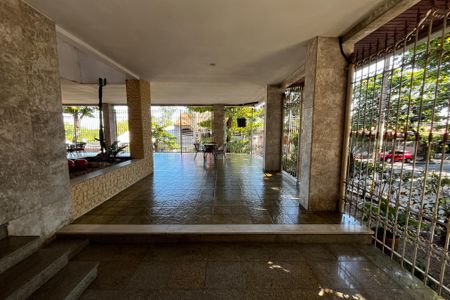 Apartamento à venda com 168m², 3 quartos e 2 vagas Apartamento à venda com 168m², 3 quartos e 2 vagasHall de entrada