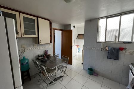 Apartamento à venda com 168m², 3 quartos e 2 vagas Apartamento à venda com 168m², 3 quartos e 2 vagasCozinha