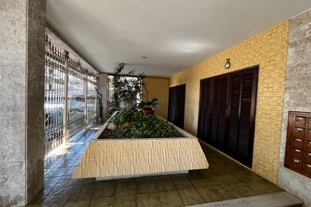 Apartamento à venda com 168m², 3 quartos e 2 vagas Apartamento à venda com 168m², 3 quartos e 2 vagasHall de entrada