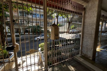 Apartamento à venda com 168m², 3 quartos e 2 vagas Apartamento à venda com 168m², 3 quartos e 2 vagasHall de entrada