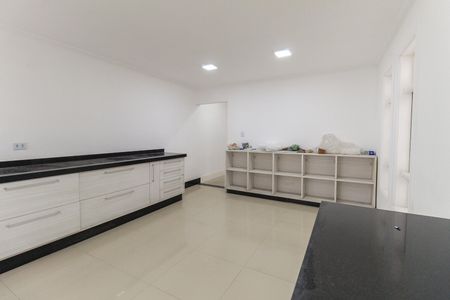 Casa à venda com 131m², 3 quartos e 2 vagas Casa à venda com 131m², 3 quartos e 2 vagasCozinha