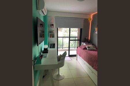 Apartamento à venda com 124m², 4 quartos e 2 vagas Apartamento à venda com 124m², 4 quartos e 2 vagasQuarto