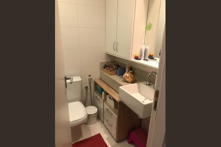 Apartamento à venda com 124m², 4 quartos e 2 vagas Apartamento à venda com 124m², 4 quartos e 2 vagasBanheiro