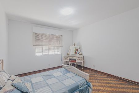 Casa à venda com 354m², 3 quartos e 8 vagasSuíte