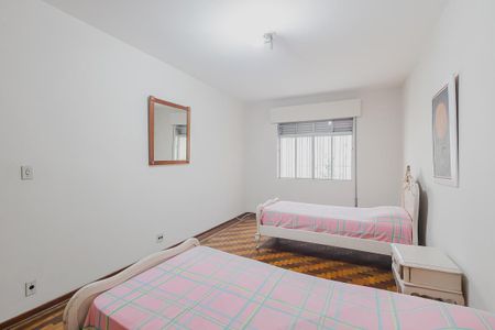 Casa à venda com 354m², 3 quartos e 8 vagasQuarto